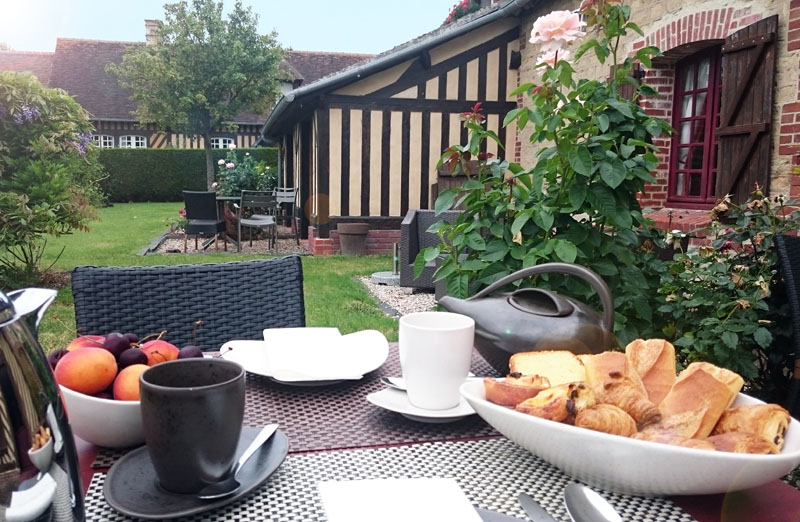 petit-déjeuner-normandie-chambre-hotes